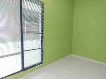 DIJUAL RUMAH SIAP HUNI – TRANS JAGAKARSA VILLAGE, JAKARTA SELATAN.
Lokasi Strategis • SHM • Akses Mudah • Harga Nego