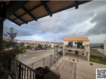 CASA EN RENTA, LOMBARDIA RESIDENCIAL; 3 REC. PRIVADA, 2 AUTOS, SIN MUEBLES.