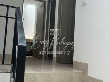 CASA EN RENTA, LOMBARDIA RESIDENCIAL; 3 REC. PRIVADA, 2 AUTOS, SIN MUEBLES.