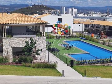 CASA EN RENTA, LOMBARDIA RESIDENCIAL; 3 REC. PRIVADA, 2 AUTOS, SIN MUEBLES.