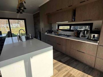 Pucón, linda casa en condominio, sector Los Riscos