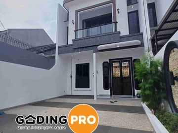 Rumah Bagus 2 Lantai American Classic Dalam Cluster LT 142 Di Jagakarsa Jakarta Selatan