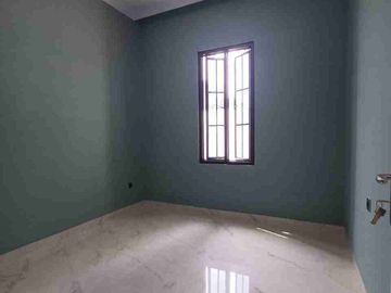 Rumah Bagus 2 Lantai American Classic Dalam Cluster LT 142 Di Jagakarsa Jakarta Selatan