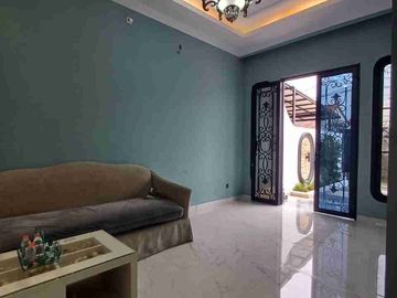 Rumah Bagus 2 Lantai American Classic Dalam Cluster LT 142 Di Jagakarsa Jakarta Selatan