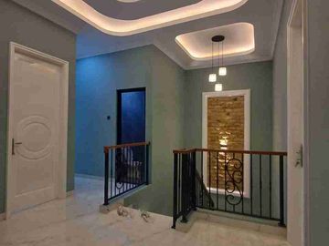 Rumah Bagus 2 Lantai American Classic Dalam Cluster LT 142 Di Jagakarsa Jakarta Selatan