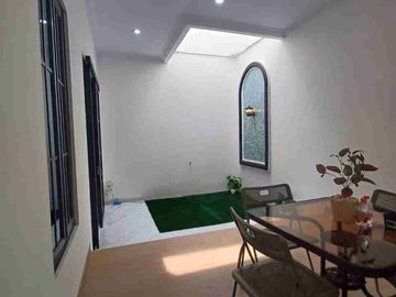 Rumah Bagus 2 Lantai American Classic Dalam Cluster LT 142 Di Jagakarsa Jakarta Selatan
