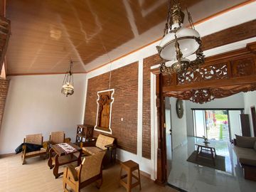 Rumah Joglo Modern dengan Kolam Renang di Prambanan, Lahan Raksasa 428m²