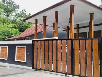 Rumah Joglo Modern dengan Kolam Renang di Prambanan, Lahan Raksasa 428m²