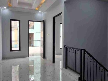 Take Over 75 Juta Rumah 2 Lantai Dkt ke GDC dan stasiun Depok Lama