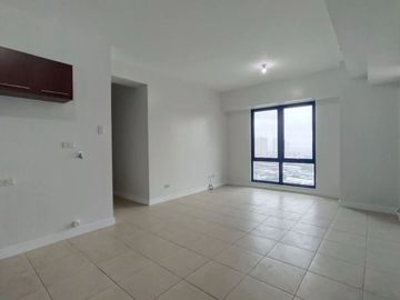 3 Bedroom Condo for rent in Flair Towers, Highway Hills, Metro Manila near MRT-3 Boni