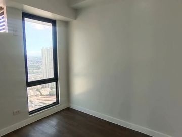 3 Bedroom Condo for rent in Flair Towers, Highway Hills, Metro Manila near MRT-3 Boni