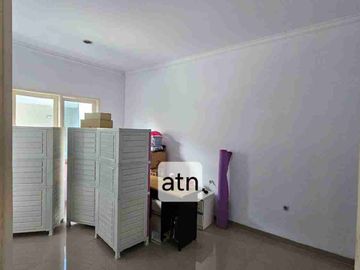 Di jual rumah cantik siap huni cluster favorite bebas banjir. Raffles Hills Cibubur.