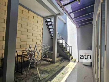 Di jual rumah cantik siap huni cluster favorite bebas banjir. Raffles Hills Cibubur.