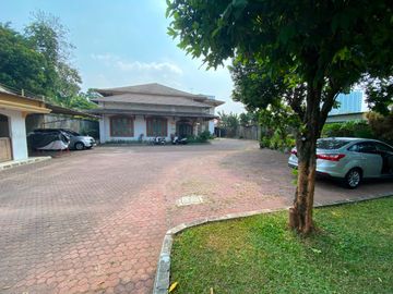 Dijual Rumah Luas Siap Huni Ada Swimming Pool Lokasi Strategis Dekat Aeon Mall Tanjung Barat di Jaksel Bs 18831