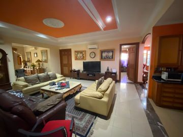 Dijual Rumah Luas Siap Huni Ada Swimming Pool Lokasi Strategis Dekat Aeon Mall Tanjung Barat di Jaksel Bs 18831
