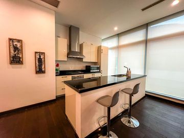 Spacious 95sqm Fully-Furnished 1BR for Sale at Trump Tower, Century City Makati