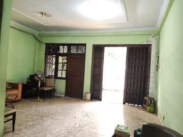 Rumah Komersil Tanjung Duren Barat Cocok Bangunan Ruko atau Kost