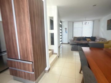 RENTA DE CASA AMUEBLADA EN ZONA NORTE  EN KATANIA