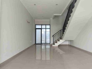 Disewakan Ruko 4 Lantai, Lokasi Super Strategis, Bebas Banjir, di  Summarecon Crown Gading Bekasi