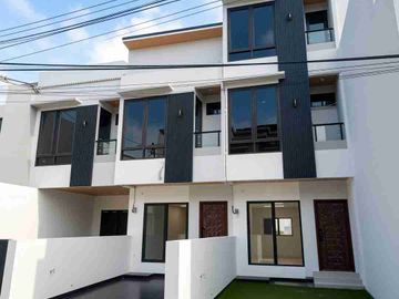 rumah mewah 2 lantai di SETIABUDI dekat stasiun LRT jakarta selatan