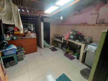 Rumah Murah Dalam Perum Padat Penduduk Dekat Kampus UNS