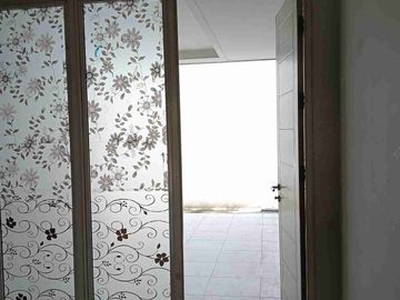 Di Jual Rumah Cantik 2 Lantai, Lokasi Strategis, Bebas Banjir, di Cluster Vasana, Harapan Indah, Bekasi