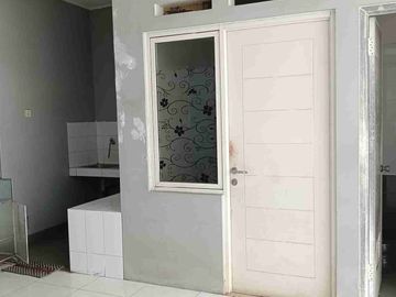 Di Jual Rumah Cantik 2 Lantai, Lokasi Strategis, Bebas Banjir, di Cluster Vasana, Harapan Indah, Bekasi