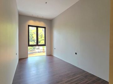 Dijual Rumah Cantik 3 Lantai Semifurnish di Alam Sutera Siap Huni