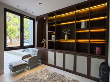 Dijual Rumah Cantik 3 Lantai Semifurnish di Alam Sutera Siap Huni