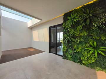 Dijual Rumah Cantik 3 Lantai Semifurnish di Alam Sutera Siap Huni