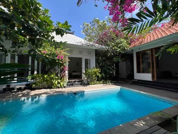 3 Bedrooms villa tropical style strategic Location just 10 mi to the becah location at Keroboakan area