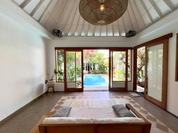 3 Bedrooms villa tropical style strategic Location just 10 mi to the becah location at Keroboakan area