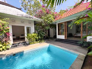 3 Bedrooms villa tropical style strategic Location just 10 mi to the becah location at Keroboakan area