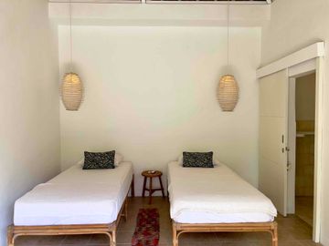 3 Bedrooms villa tropical style strategic Location just 10 mi to the becah location at Keroboakan area