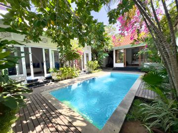 3 Bedrooms villa tropical style strategic Location just 10 mi to the becah location at Keroboakan area