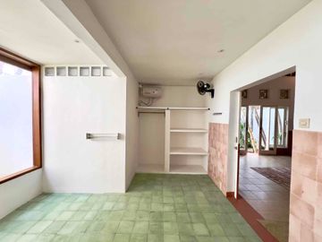 3 Bedrooms villa tropical style strategic Location just 10 mi to the becah location at Keroboakan area