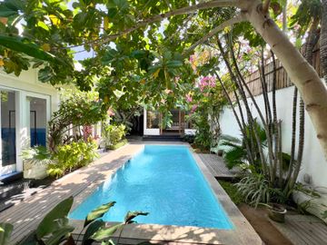 3 Bedrooms villa tropical style strategic Location just 10 mi to the becah location at Keroboakan area