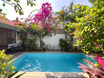 3 Bedrooms villa tropical style strategic Location just 10 mi to the becah location at Keroboakan area