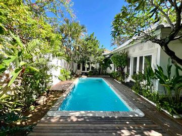 3 Bedrooms villa tropical style strategic Location just 10 mi to the becah location at Keroboakan area
