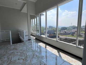 DIJUAL VILA 6 KAMAR TEMAS KOTA BATU