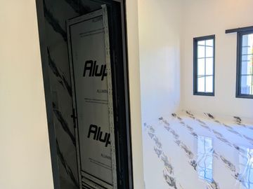 RUMAH MURAH GAYA AMERICAN STYLE DI CIPAYUNG DEPOK