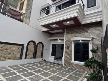 RUMAH MURAH GAYA AMERICAN STYLE DI CIPAYUNG DEPOK