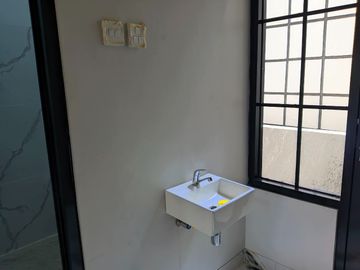 RUMAH MURAH GAYA AMERICAN STYLE DI CIPAYUNG DEPOK