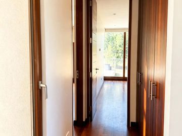 Exclusiva Casa Mediterránea En Arriendo En Valle Escondido