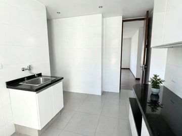 Exclusiva Casa Mediterránea En Arriendo En Valle Escondido