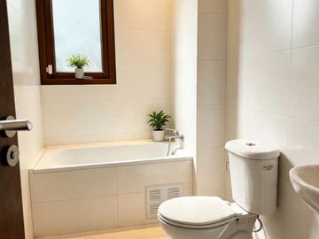 Exclusiva Casa Mediterránea En Arriendo En Valle Escondido