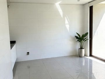 Exclusiva Casa Mediterránea En Arriendo En Valle Escondido
