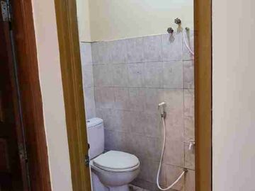 RUMAH 2 LANTAI KEMAYORAN SIAP HUNI