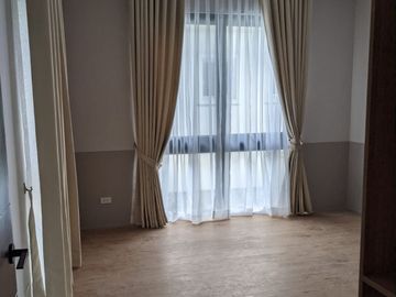 FOR SALE: 4-Bedroom Single-Family House in Palms Point Subdivision, Muntinlupa City