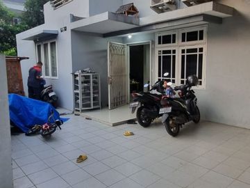 Rumah Hoek 2 Lantai di Sunter Bisma Jakarta Utara